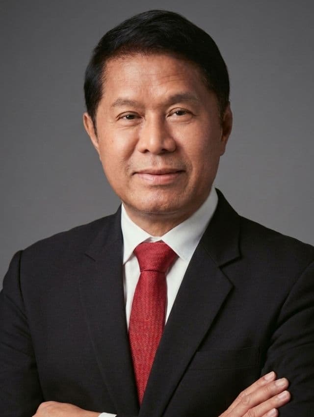 ประยูร ครองยศ