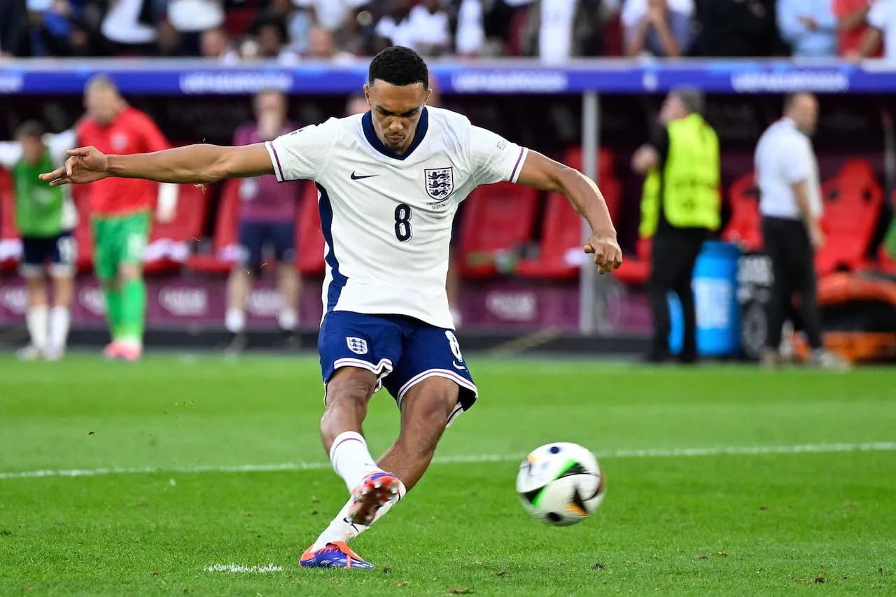 ประมวลภาพ "อังกฤษ" ดวลจุดโทษชนะ "สวิตเซอร์แลนด์" ลิ่วรอบรองฯ ศึกยูโร 2024