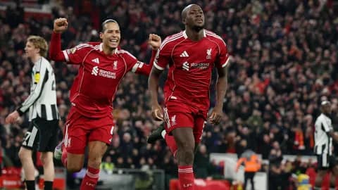 จบทุกปัญหา "ลิเวอร์พูล" ติดต่อคว้า "แข้งอเนกประสงค์" แล้ว คนนี้ตอบโจทย์ "สล็อต"