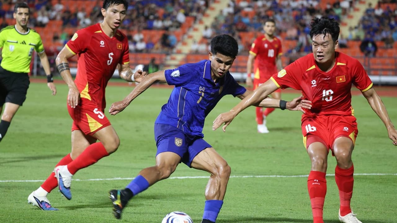 CĐV Thái Lan: "Việt Nam đã thắng đội hình C của chúng ta" 1 ผลบอลสด ทีมชาติไทย พลาดท่าแพ้เวียดนาม คาบ้าน นัดชิงอาเซียนคัพ 2026 เลก 1
